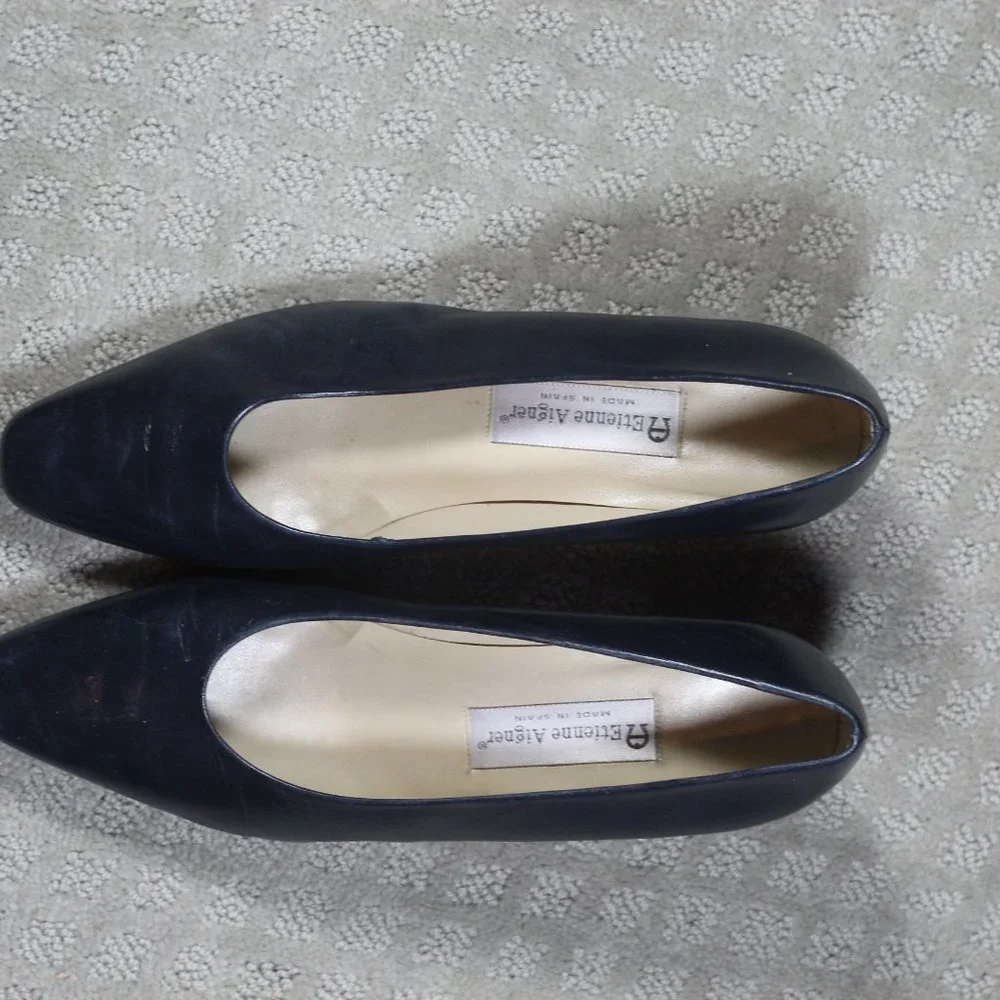 Etienne Aigner Seville Size 9.5 Navy Blue 2.5